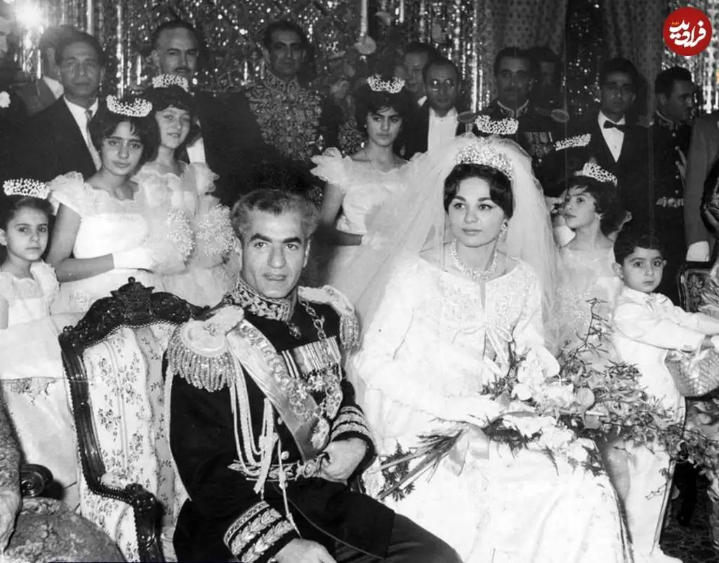 مراسم عروسی محمدرضا پهلوی و فرح دیبا در کاخ گلستان در سال ۱۳۳۸ + عکس مراسم عروسی محمدرضا پهلوی و فرح دیبا در کاخ گلستان در سال ۱۳۳۸ + عکس