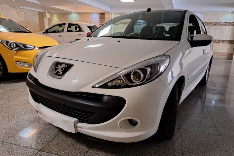 میزان افزایش قیمت پژو 207 در سال 1404