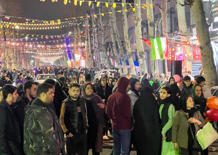 باران هم مانع نشد؛ نیمه شعبان در زادگاه آیتالله بهجت (ره) باران هم مانع نشد؛ نیمه شعبان در زادگاه آیتالله بهجت (ره)