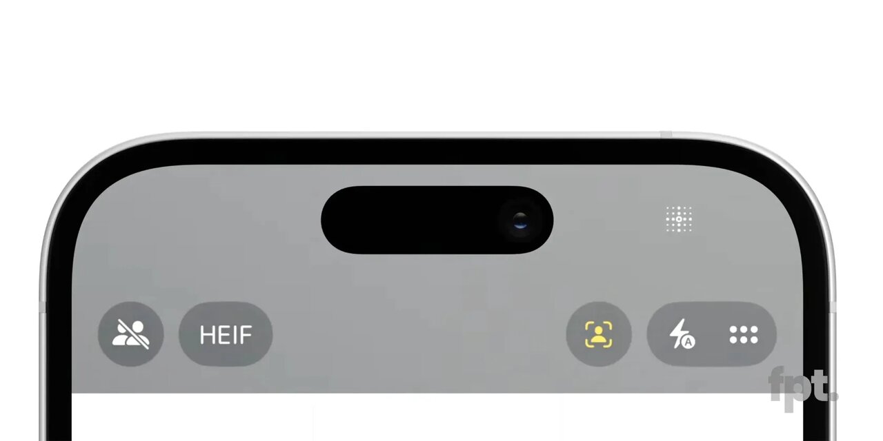 نمای جلو و داینامیک آیلند گوشی آیفون 17e از نزدیک