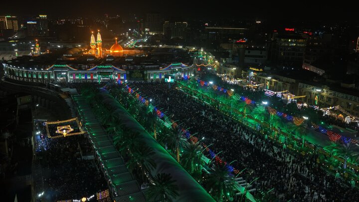 تصاویر هوایی از چراغانی کربلا در شب نیمه شعبان تصاویر هوایی از چراغانی کربلا در شب نیمه شعبان
