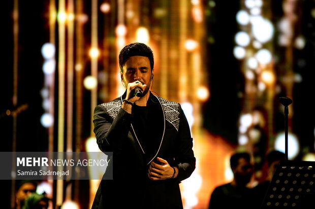 داستان احسان و «ماه من»؛ هوشمندی یک خواننده برای انتخاب مسیری سخت