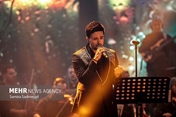 داستان احسان و «ماه من»؛ هوشمندی یک خواننده برای انتخاب مسیری سخت