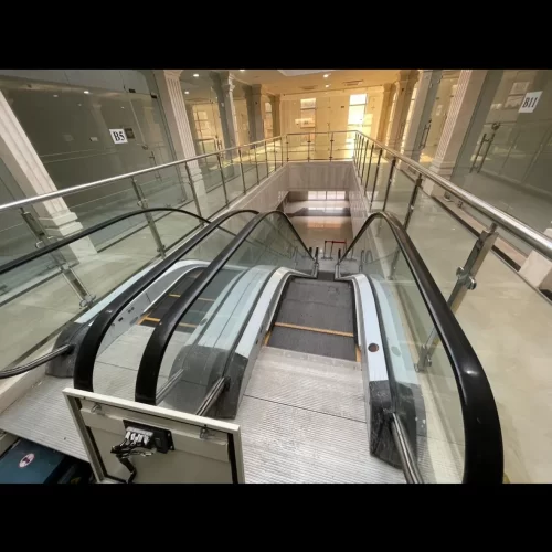 نصب و راه اندازی پله برقی