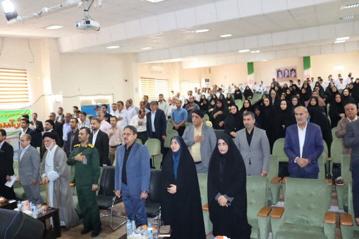 معلمان نمونه شهرستان دیر تجلیل شدند