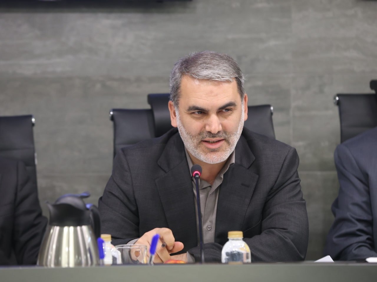 مدنی‌زاده: روش فعلی قیمت‌گذاری دارو پاسخگو نیست | همتی: محدودیت بانکی صادرکنندگان عراق رفع می‌شود