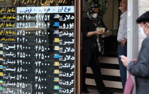 دنده عقب بورس با فرمان گروه خودرو/ احتیاط بازار ارز با خبر سفر عمان
