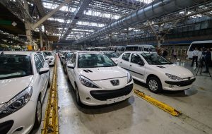 زمین‌گیر شدن خودروها در نمایندگی‌ها؛ کمبود قطعات یدکی بحران‌ساز شد