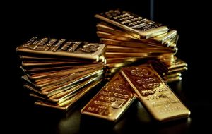 ضرباهنگ تند طلای جهانی؛ روایت تابستان داغ بازارهای مالی