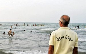 ۱۲۱ نفر از غرق شدن در دریای مازندران نجات یافتند