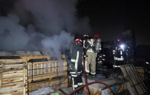 آتش‌سوزی سنگین در کارگاه نجاری قلعه‌میر بدون تلفات جانی مهار شد
