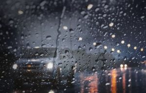 بارش باران در بندرعباس آغاز شد