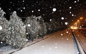 بارش برف در تهران آغاز شد / پایتختنشینان آماده بارشهای شدیدتر باشند بارش برف در تهران آغاز شد / پایتختنشینان آماده بارشهای شدیدتر باشند