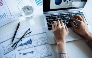 بازارهای جهانی به کدام سمت و سو می رود؟ / بررسی دو‌سناریو محتمل برای شاخص بازار سرمایه