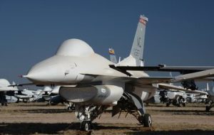 بمب‌افکن‌ها و جنگنده‌های آمریکایی یکجا جمع شده‌اند / صف کشیدن چهار هزار هواپیما در صحرا