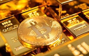 بیت‌کوین در یک‌قدمی تغییر بنیادین / قیمت بیت‌کوین نجومی می‌شود؟