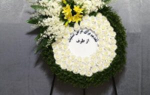 تعرفه تاج گل مناسب ترحیم؛ راهنمای کامل انتخاب و قیمت‌گذاری در سال ۱۴۰۴