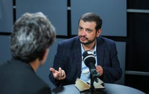 حمله کاربران و فعالان اجتماعی/ سخنان تحقیرآمیز رائفی‌پور درباره زنان جنجالی شد