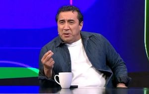 خداداد عزیزی برای استفاده از الفاظ رکیک جریمه شد