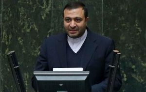 دلیلی ندارد شورای رقایت مصوبه شورای عالی بورس را لغو کند / عرضه خودرو در بورس کالا بر اساس ضوابط قانونی کنونی امکان پذیر است