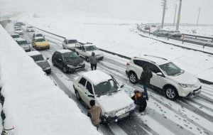 راه کدام مسیرها پس از بارش برف مسدود شد؟