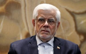 عارف: دولت از شرکت‌های دانش بنیان حمایت می‌کند