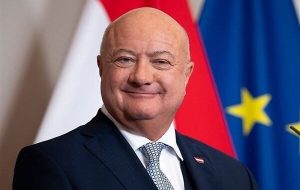 قدردانی صدراعظم اتریش از انتشار کتاب «ایرانیشناسان اتریشی» قدردانی صدراعظم اتریش از انتشار کتاب «ایرانیشناسان اتریشی»