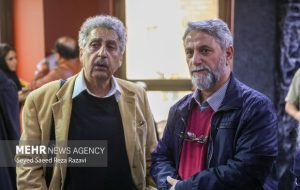 نقاشی که طراح صحنه «پوریای ولی» شد؛ وقتی «نور» امضای بصری هنرمند است