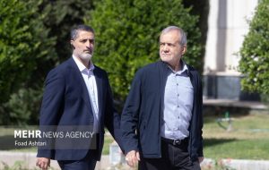 واکنش پزشکیان به سوالات اقتصادی خبرنگاران واکنش پزشکیان به سوالات اقتصادی خبرنگاران