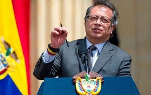 «پترو» وضعیت اضطراری اقتصادی در کلمبیا اعلام کرد