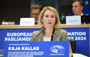 کالاس: روسیه قصد دارد از هرگونه پیشرفت واقعی به سوی صلح جلوگیری کند!