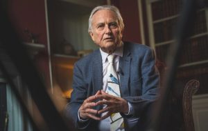 آیا «ریچارد داوکینز» توانست اندیشه خداباورانه از هستی را به چالش بکشد؟