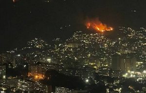 اعلام وضعیت دفاع مسلحانه در ونزوئلا؛ حمله آمریکا به ساختمان پارلمان