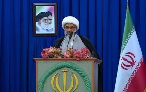 امام جمعه بوشهر: آمریکا دنبال چپاول منابع نفت، گاز و ثروت‌های ملی است