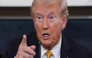 ترامپ: انتخابات در ونزوئلا ظرف ۳۰ روز آینده برگزار نمی‌شود