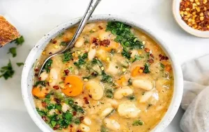 طرز تهیه سوپ سبزیجات لوبیاسفید/ پیشغذای خوشمزه و سالم برای شبهای زمستان طرز تهیه سوپ سبزیجات لوبیاسفید/ پیشغذای خوشمزه و سالم برای شبهای زمستان