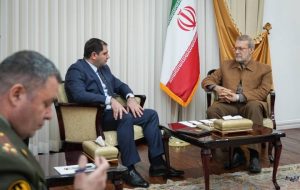 تاکید بر رعایت حاکمیت ملی کشورها در دیدار لاریجانی و وزیردفاع ارمنستان