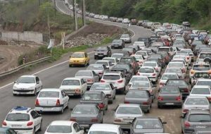 ترافیک نیمهسنگین در ۵ مسیر پرتردد کشور| لغزندگی جادههای کوهستانی بر اثر برف و کولاک ترافیک نیمهسنگین در ۵ مسیر پرتردد کشور| لغزندگی جادههای کوهستانی بر اثر برف و کولاک
