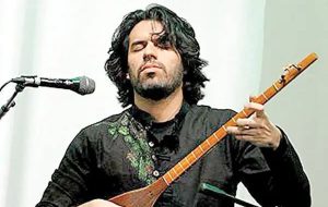 خبر جنجالی موسیقی ایران / خواننده مطرح ایرانی پس از ورود به ایران بازداشت شد