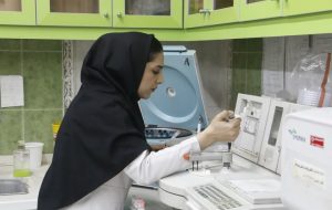 خطر افت کیفیت خدمات آزمایشگاهی در سایه بحران اقتصادی و فرسودگی نیروها