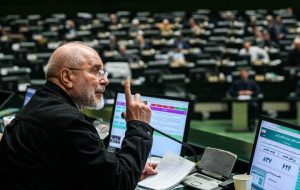 رئیس مجلس: اسقاط خودرو باید طبق قانون انجام شود