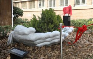 رونمایی از ۲ تندیس هنری در محوطه بنیاد رودکی