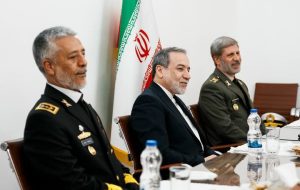 سرلشکر حاتمی: دیپلماسی و دفاع در یک میدان مشترک هستند