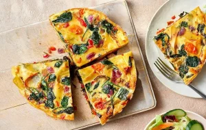 طرز تهیه املت پاستا؛ شام فوری و خوشمزه برای کارمندان