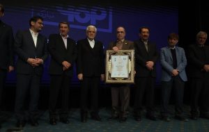 فولاد مبارکه تنها فولادساز در جمع ۱۰ شرکت برتر کشور؛ درخشش با کسب رتبه‌های اول فروش و بازده فروش در گروه فلزات آهنی و رتبه‌های سوم ارزش‌افزوده، سودآوری، اشتغال‌زایی و ارزش بازار برتر