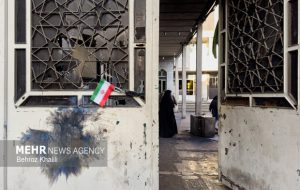میگفت اگر حسینیه میسوخت، او هم همانجا میسوخت! میگفت اگر حسینیه میسوخت، او هم همانجا میسوخت!