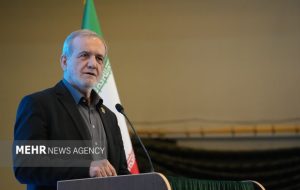 پزشکیان: سایه «جنگ یا صلح» را از کشور بزداییم؛ در ثبات می‌توان پیش رفت