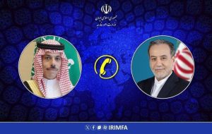 گفتگوی تلفنی عراقچی با همتای سعودی درباره روند مذاکرات ایران و آمریکا