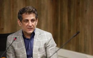 تامین آب معدنی و کالاهای اساسی بدون اختلال ادامه دارد