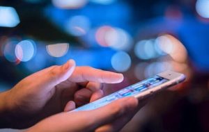 خسارت روزانه ۵ هزار میلیارد تومانی قطعی اینترنت/ نیروها در معرض تعدیل قرار دارند